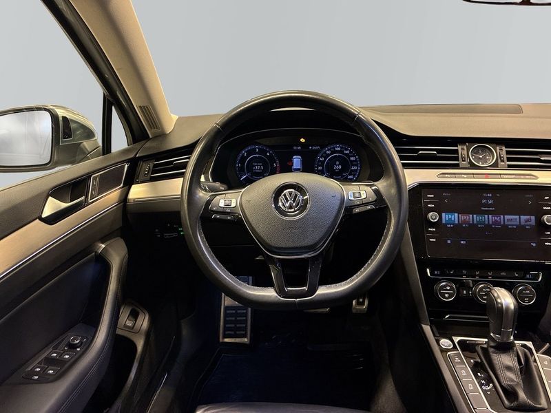 Volkswagen Passat bild 9