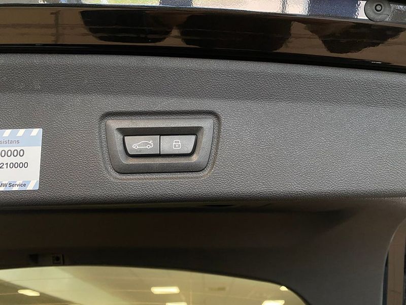 BMW i4 bild 9