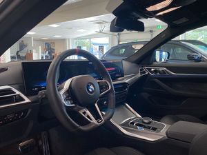 BMW i4 bild 5