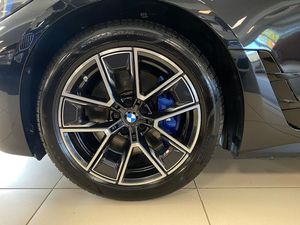 BMW i4 bild 2
