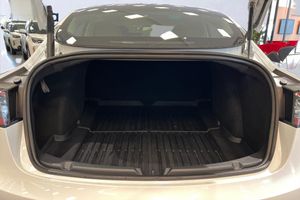 Tesla Model 3 bild 12
