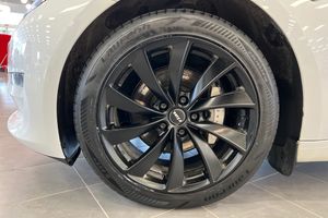 Tesla Model 3 bild 16
