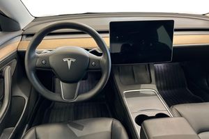 Tesla Model 3 bild 11