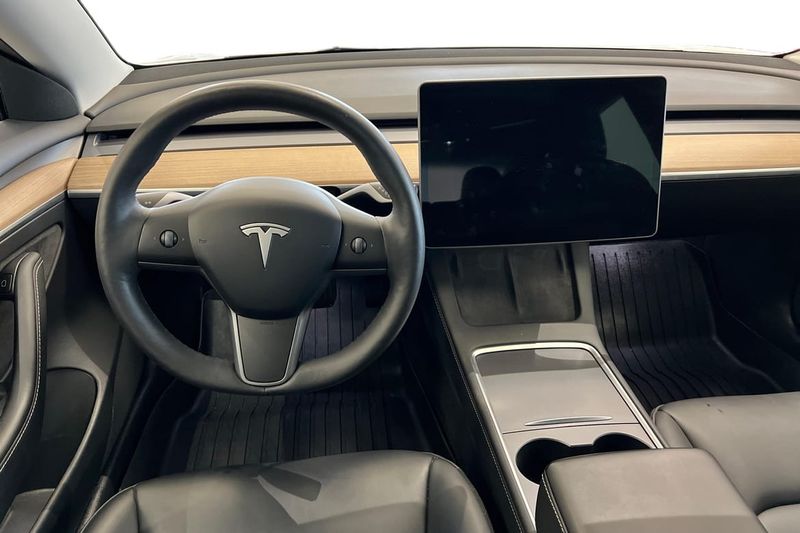 Tesla Model 3 bild 11