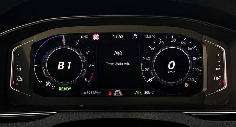 Volkswagen Passat bild 14