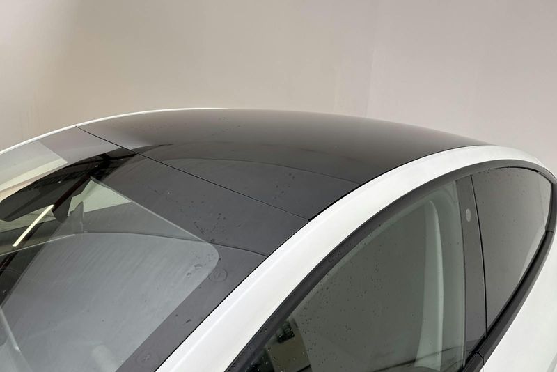 Tesla Model Y bild 14