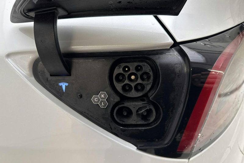 Tesla Model Y bild 17
