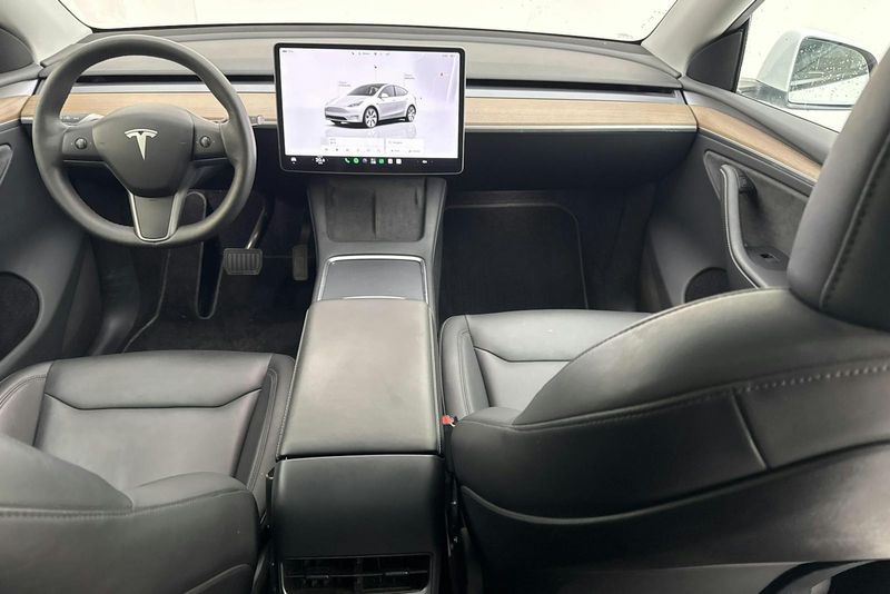 Tesla Model Y bild 6