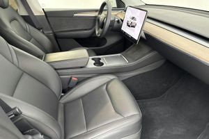 Tesla Model Y bild 7