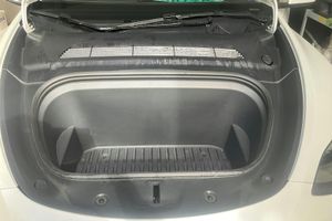 Tesla Model Y bild 18