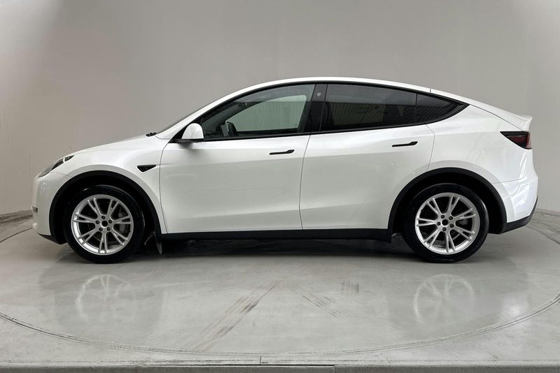 Tesla Model Y bild 2