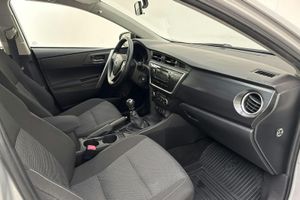 Toyota Auris bild 7