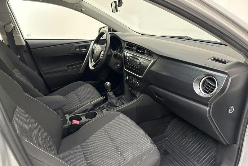 Toyota Auris bild 7