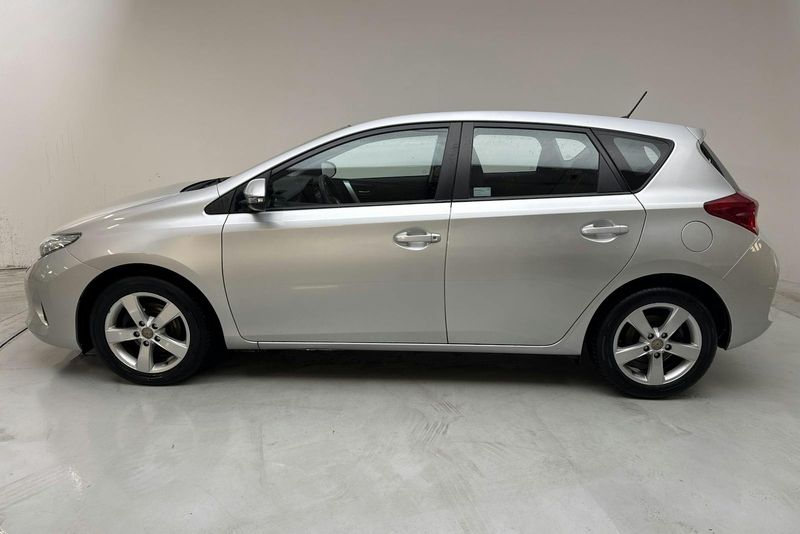 Toyota Auris bild 2