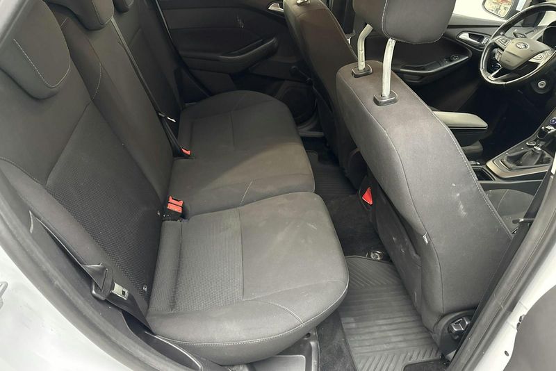 Ford Focus bild 8