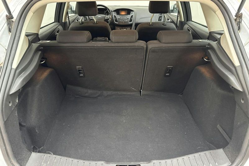 Ford Focus bild 9