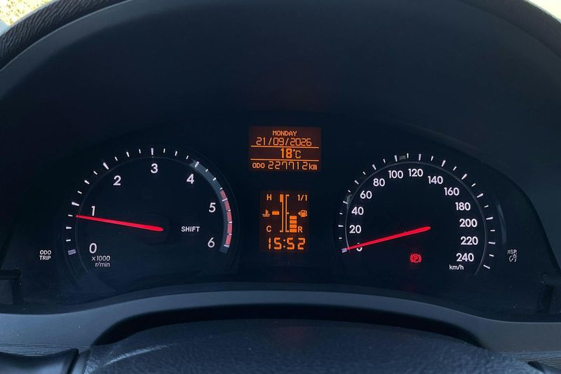 Toyota Avensis bild 10