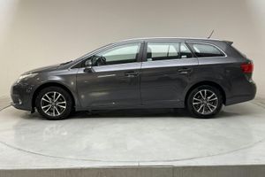 Toyota Avensis bild 2
