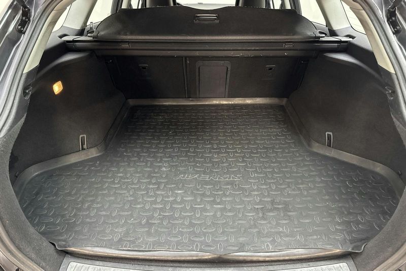 Toyota Avensis bild 9