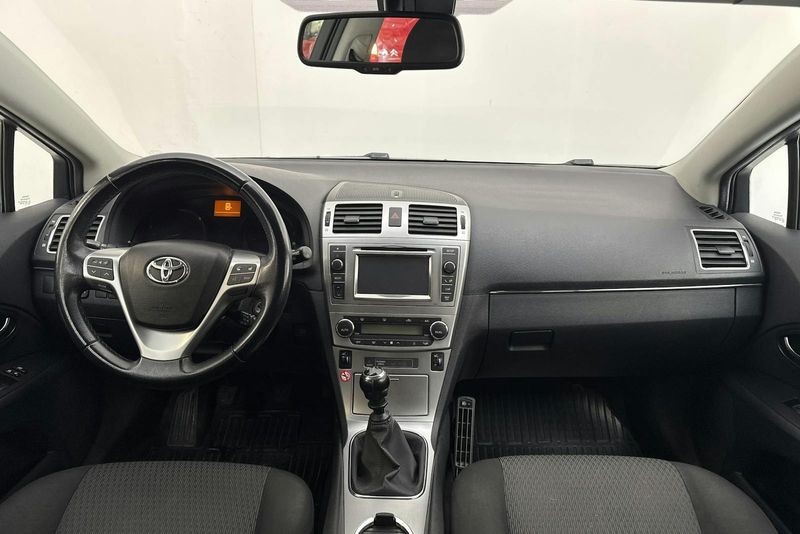 Toyota Avensis bild 6