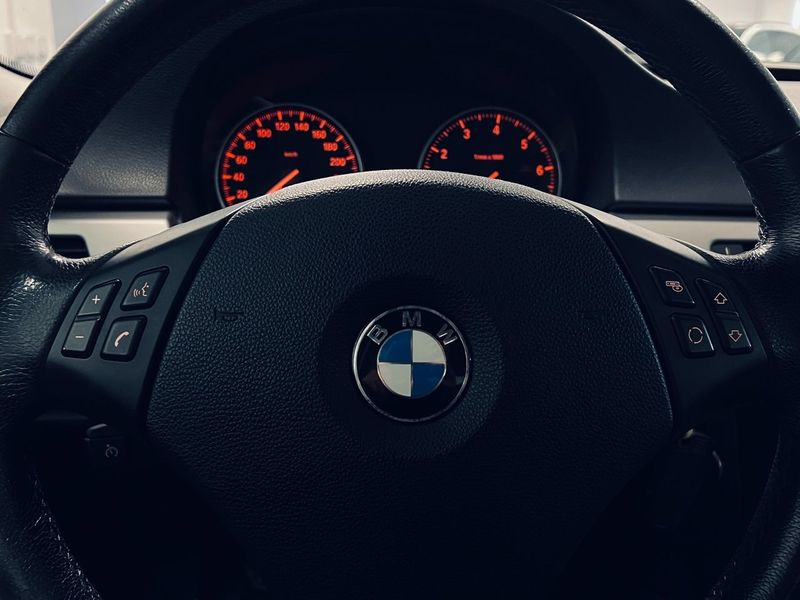 BMW 320 bild 11