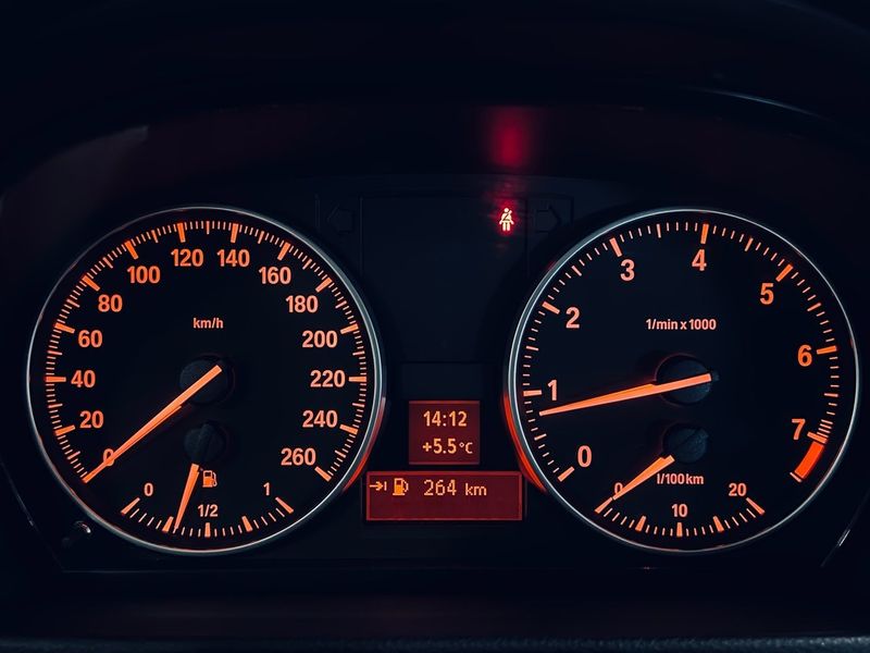 BMW 320 bild 12