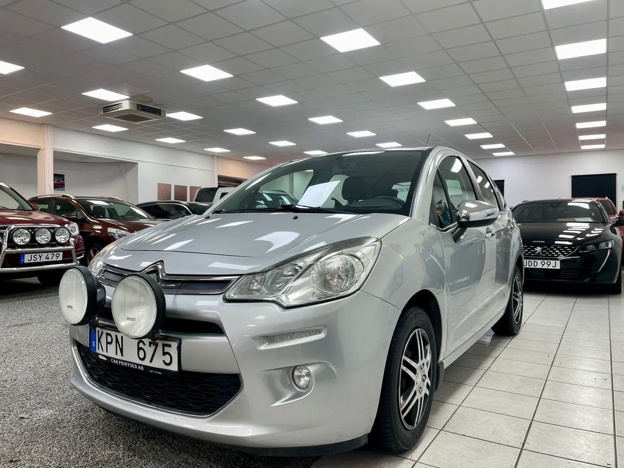 Vehicle image 2