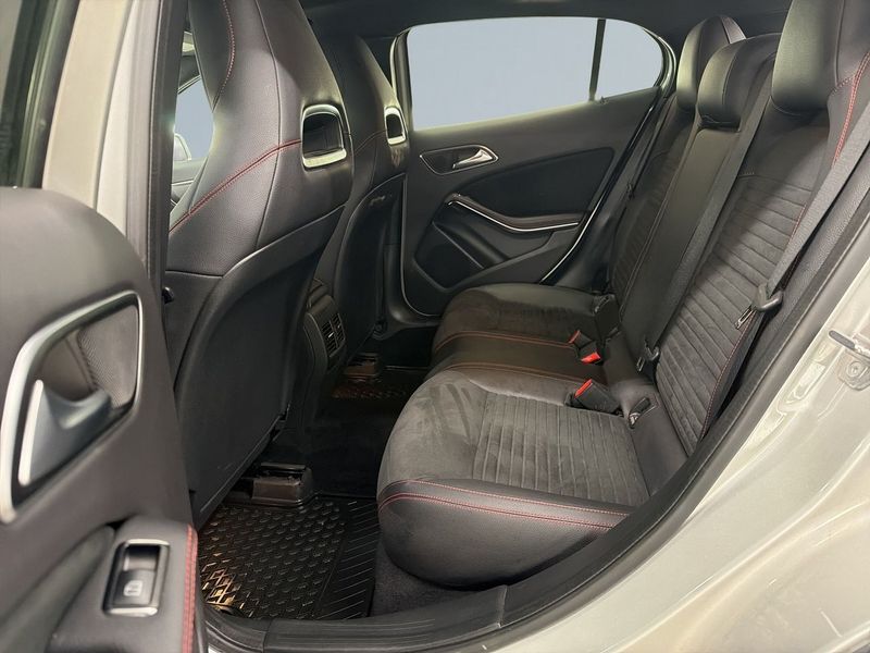 Mercedes GLA220 bild 13