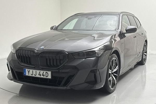 BMW 550 e xDrive Touring, G61 (490hk) - 2026