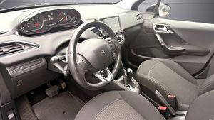 Peugeot 208 bild 12