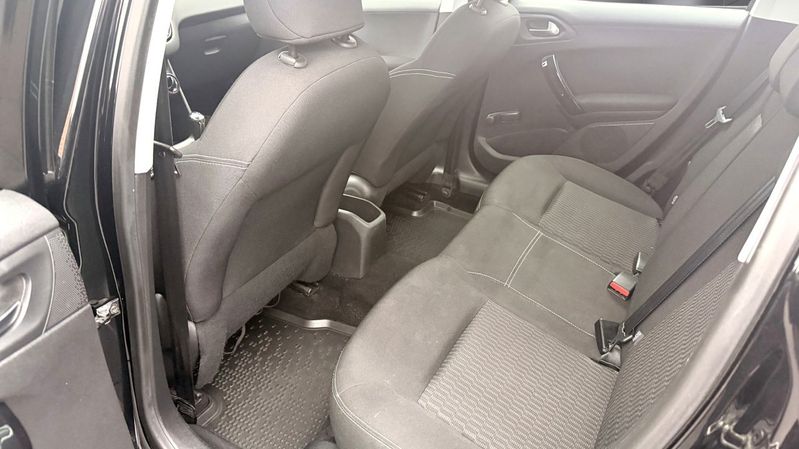 Peugeot 208 bild 15