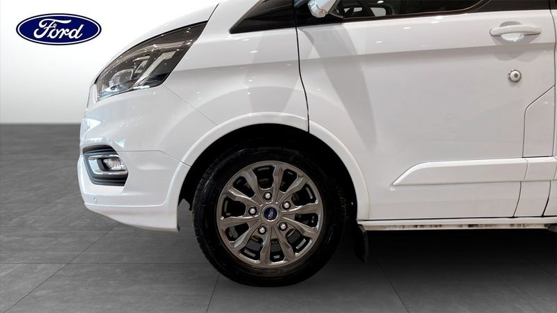 Ford Tourneo Custom bild 9
