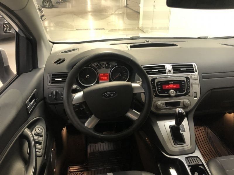 Ford Kuga bild 8