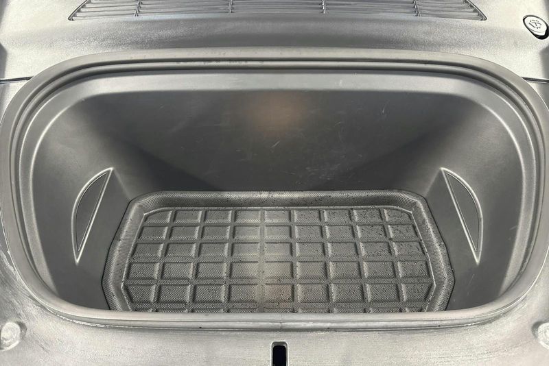 Tesla Model Y bild 10