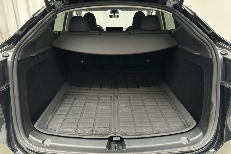 Tesla Model Y bild 9