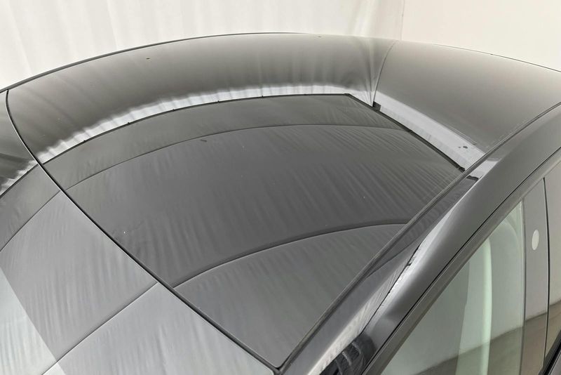 Tesla Model Y bild 17