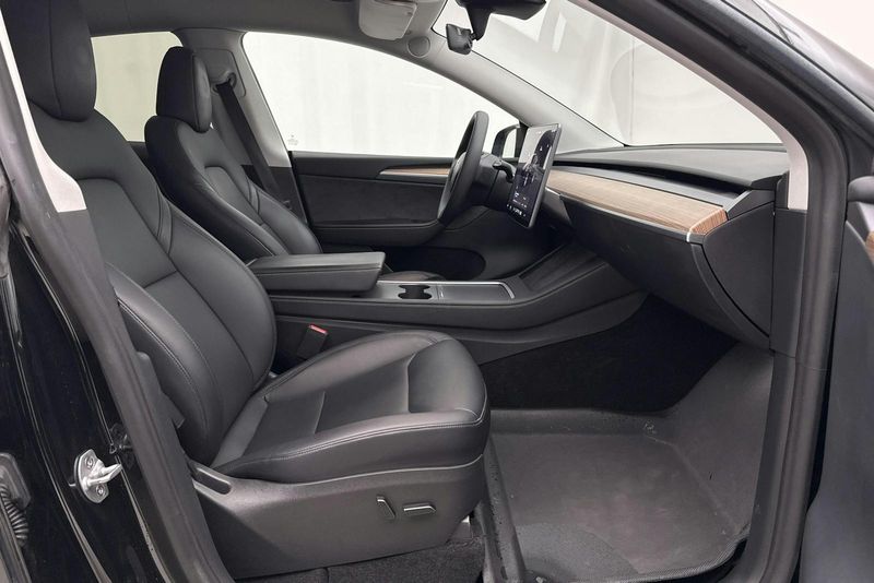 Tesla Model Y bild 7