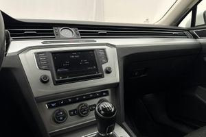 Volkswagen Passat bild 13