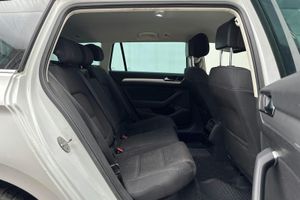 Volkswagen Passat bild 8