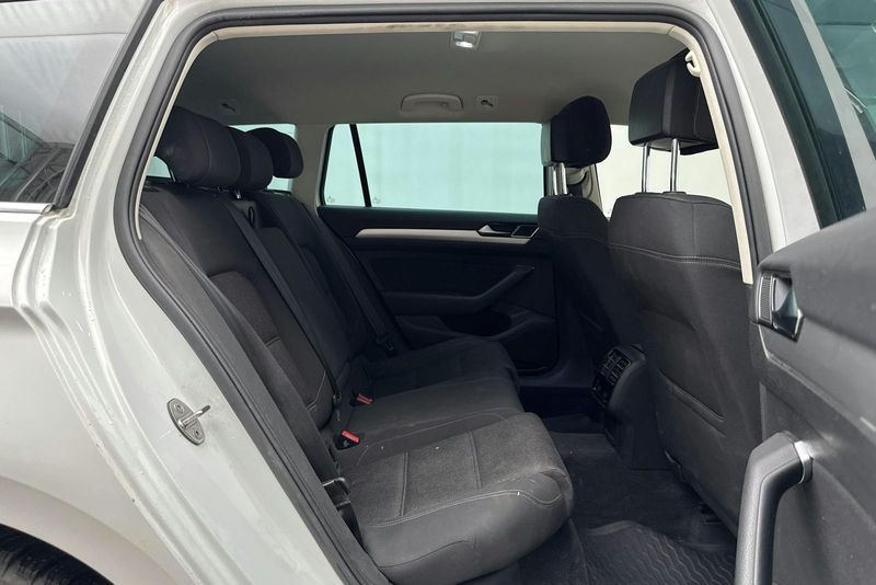 Volkswagen Passat bild 8