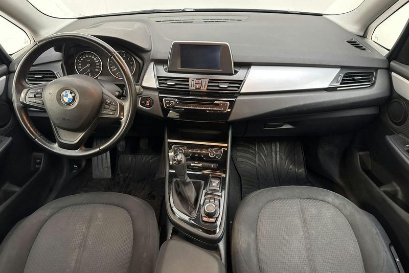 BMW 218 bild 6