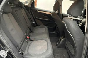 BMW 218 bild 8