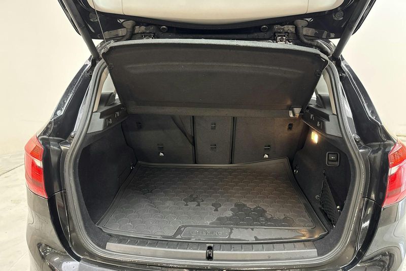BMW 218 bild 9