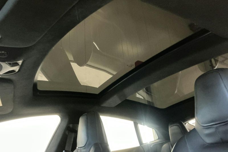 Tesla Model S bild 17