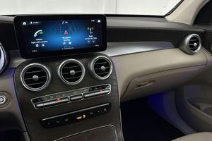 Mercedes GLC220 bild 15