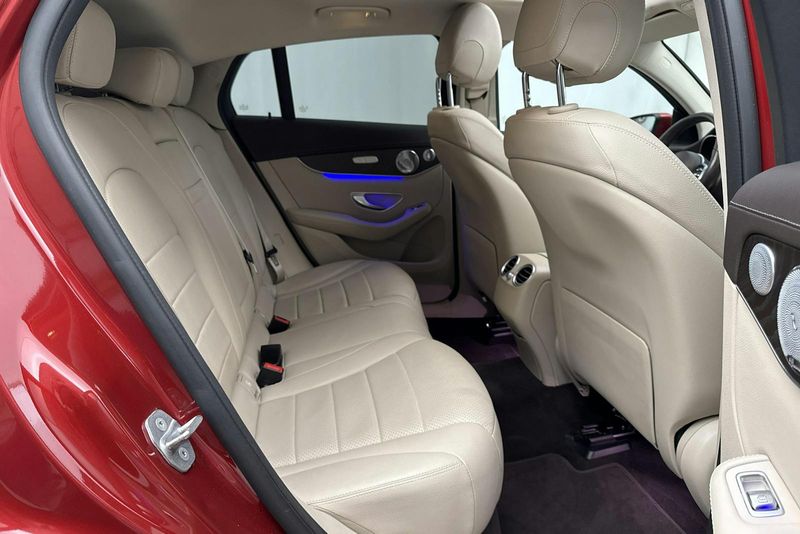 Mercedes GLC220 bild 8