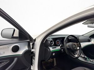 Mercedes E220 bild 10