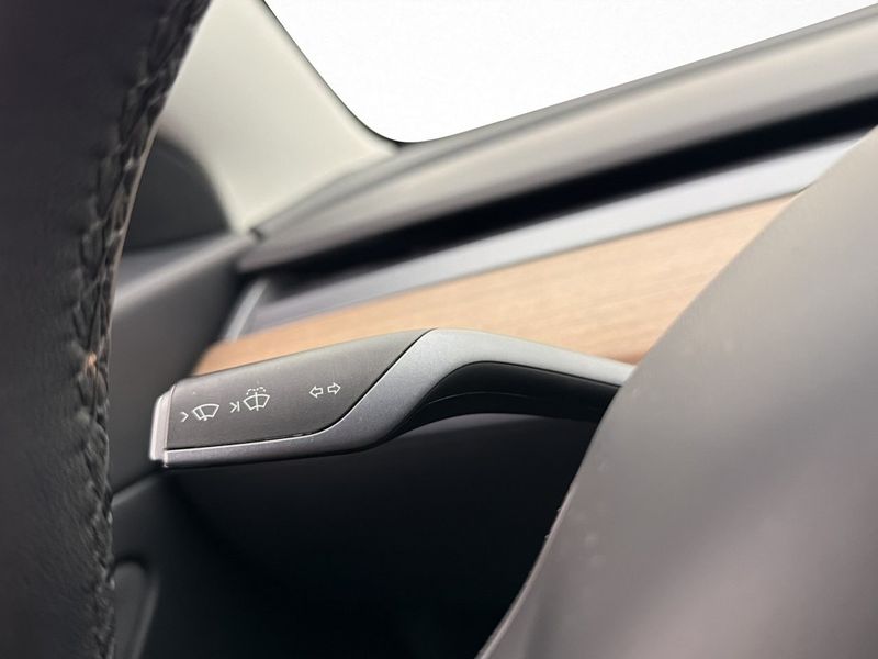 Tesla Model 3 bild 15