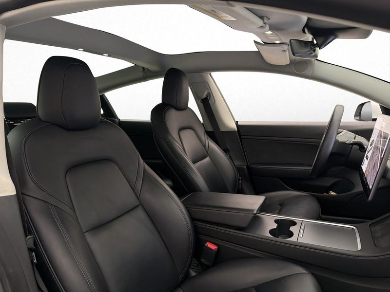 Tesla Model 3 bild 26