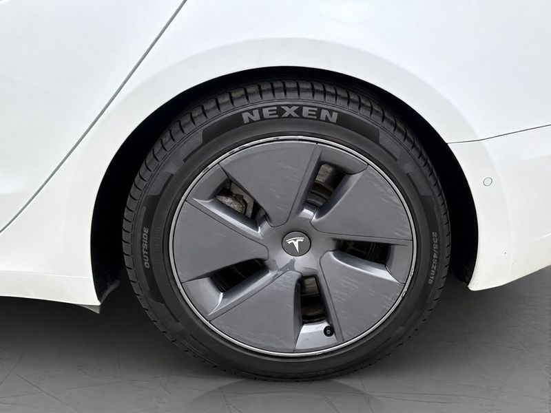 Tesla Model 3 bild 31